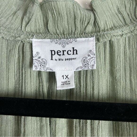 Perch By Blue Pepper Sage V Neck Blouse Size 1X EUC - Picture 6 of 9